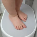 Shnuggle step stool (1)